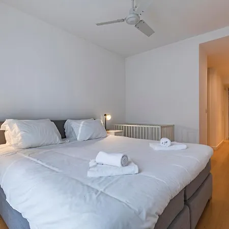 Апартаменти Lovelystay - 2bdr Downtown W/terrace Лісабон