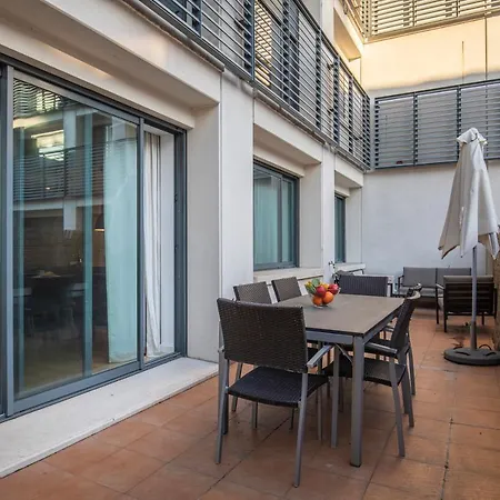Apartman Lovelystay - 2bdr Downtown W/terrace Lisboa