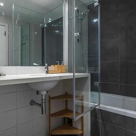 Lovelystay - 2bdr Downtown W/terrace * Lisboa