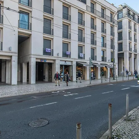 Lovelystay - 2bdr Downtown W/terrace * Lisboa