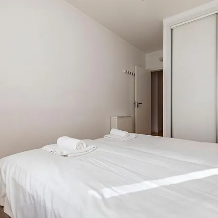 Lovelystay - 2bdr Downtown W/terrace Lisboa