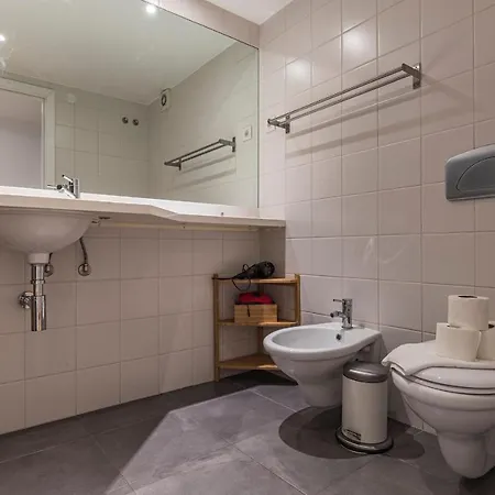 Lovelystay - 2bdr Downtown W/terrace * Lisboa